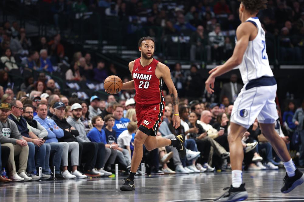 赛日中为 赛日中为