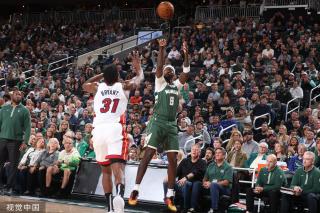 他既能拉边 他既能拉边